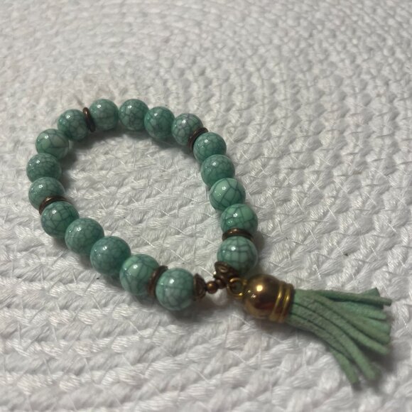 Natural FAUX TURQUOISE BEADS with ANTIQUE BRONZE BEADS Handmade Stretch Bracelet - Picture 3 of 3